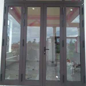 Làm cửa nhôm kính cường lực tại sông xoài
