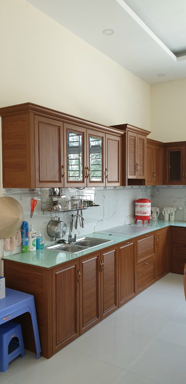 Làm tủ bếp nhôm kính tại châu pha